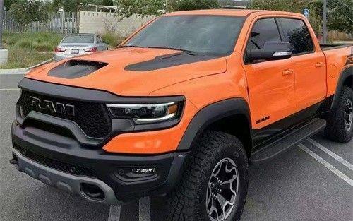 2022款道奇霸王龙皮卡6.2L702匹马力测评